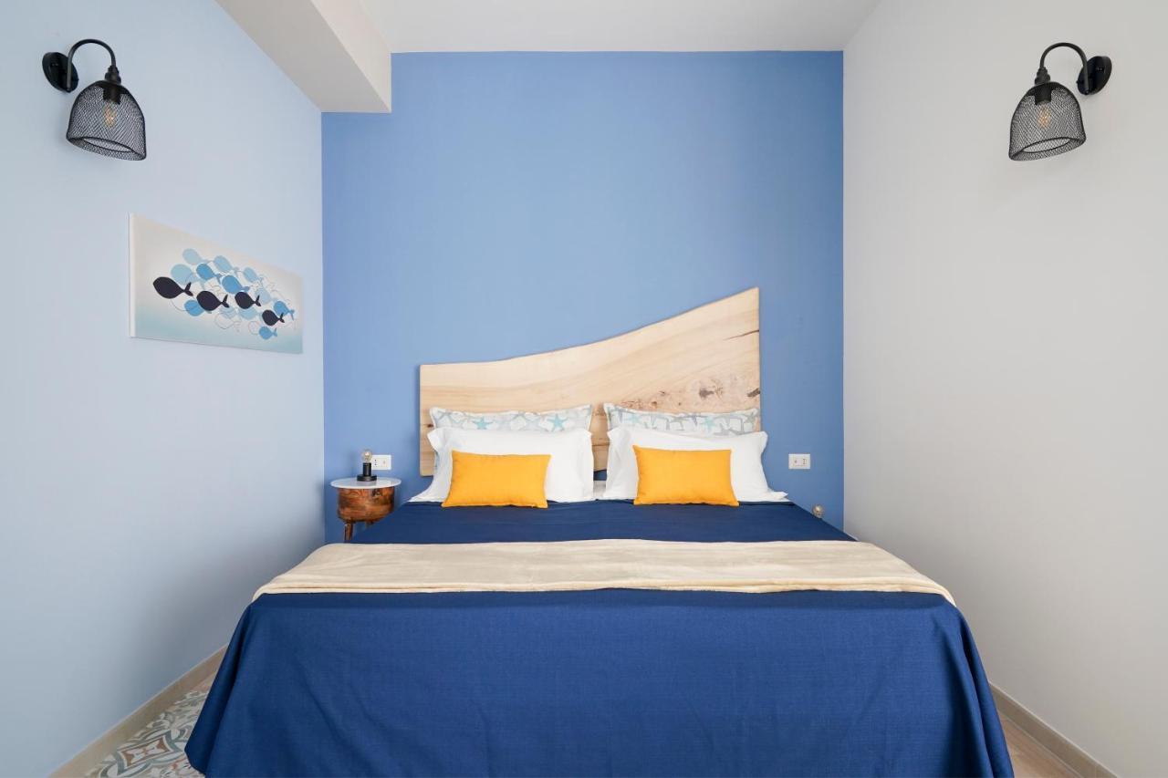 Mediterranea Apartment- Central Station - Free Wifi&Netflix Бари Екстериор снимка