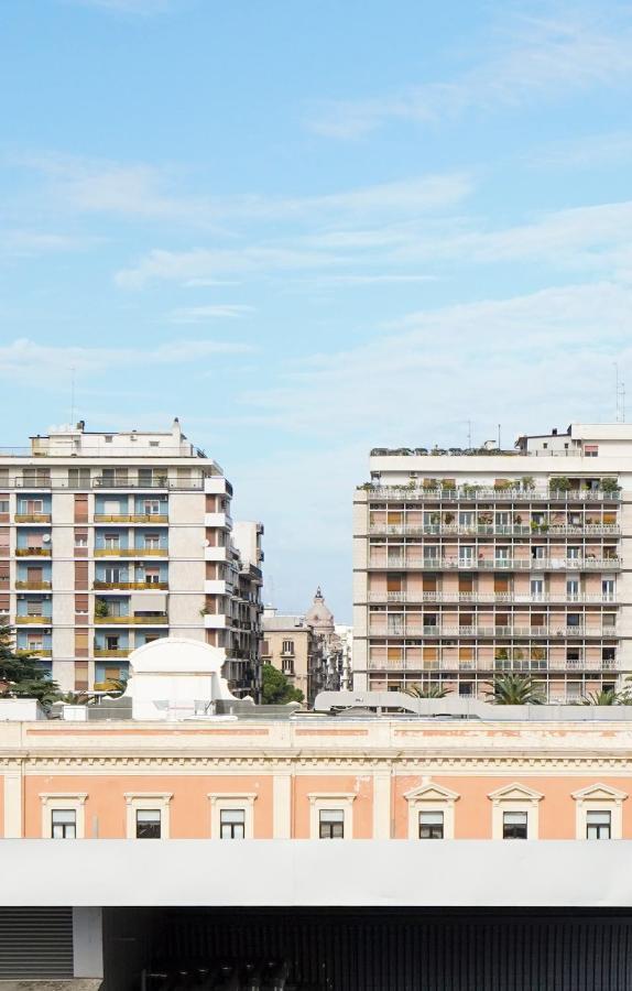 Mediterranea Apartment- Central Station - Free Wifi&Netflix Бари Екстериор снимка