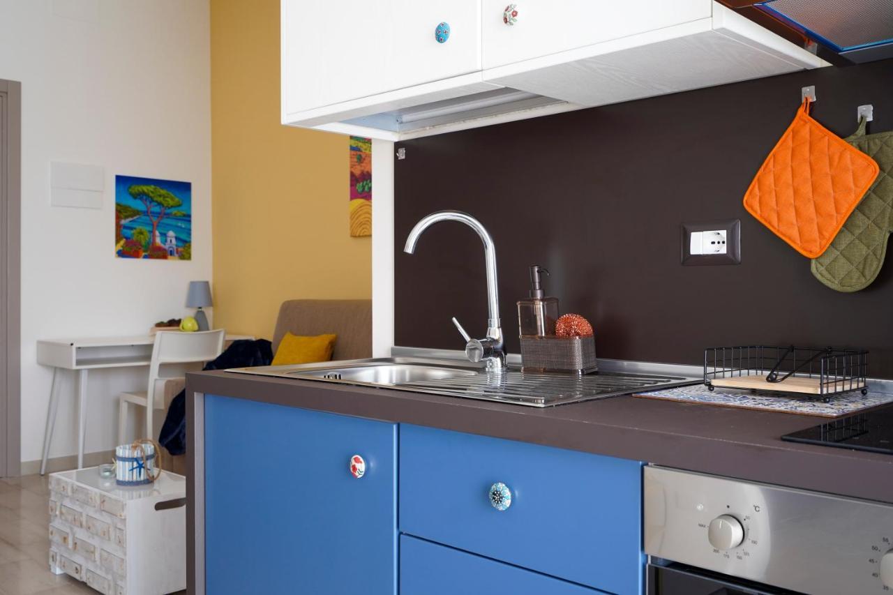 Mediterranea Apartment- Central Station - Free Wifi&Netflix Бари Екстериор снимка