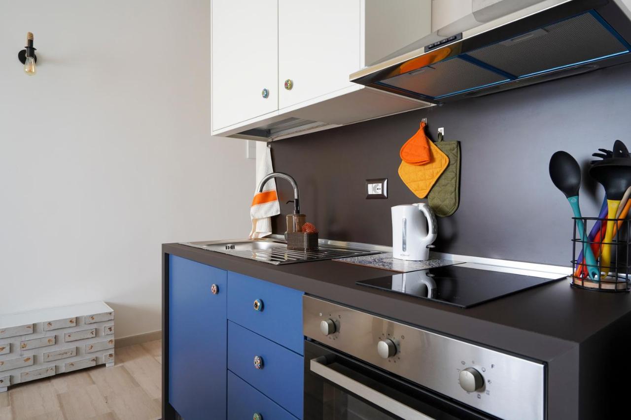 Mediterranea Apartment- Central Station - Free Wifi&Netflix Бари Екстериор снимка
