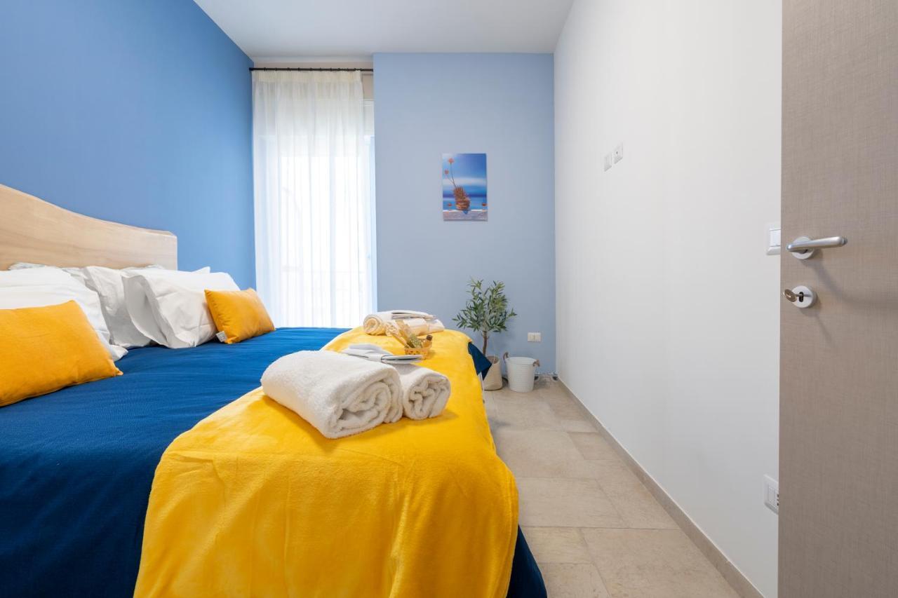 Mediterranea Apartment- Central Station - Free Wifi&Netflix Бари Екстериор снимка