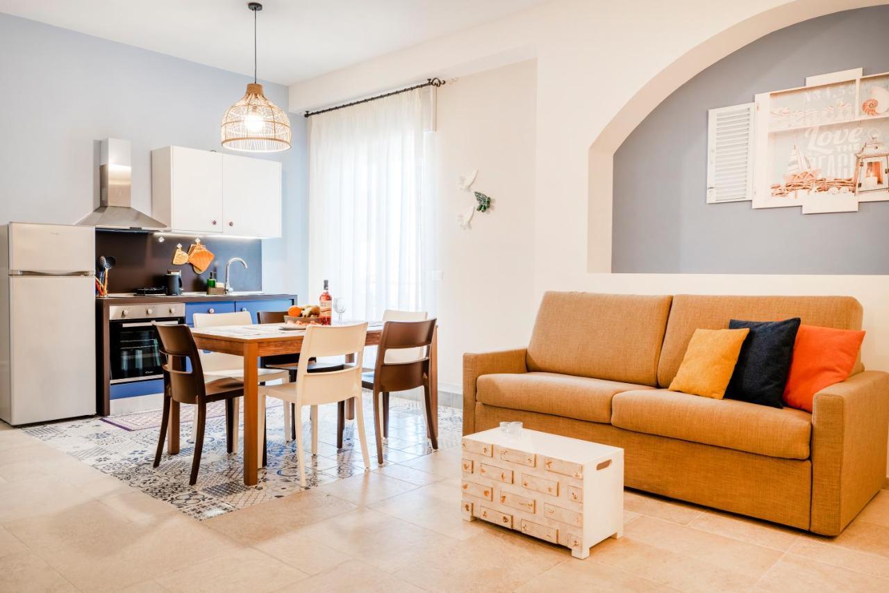 Mediterranea Apartment- Central Station - Free Wifi&Netflix Бари Екстериор снимка