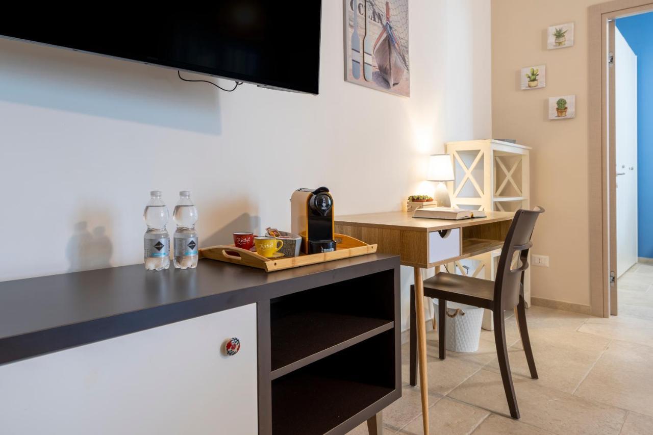 Mediterranea Apartment- Central Station - Free Wifi&Netflix Бари Екстериор снимка